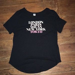 Old navy graphic t-shirt